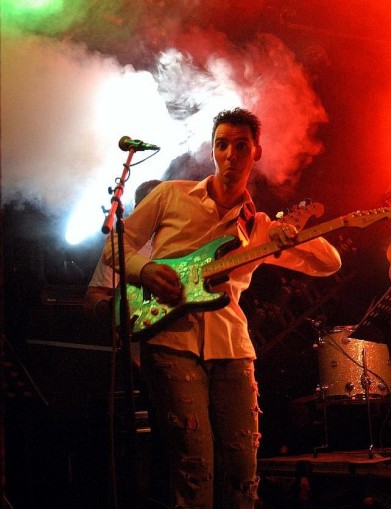 Brassmachine, Helmut Scholz (Gitarre) Brassmachine, Helmut Scholz (Gitarre)